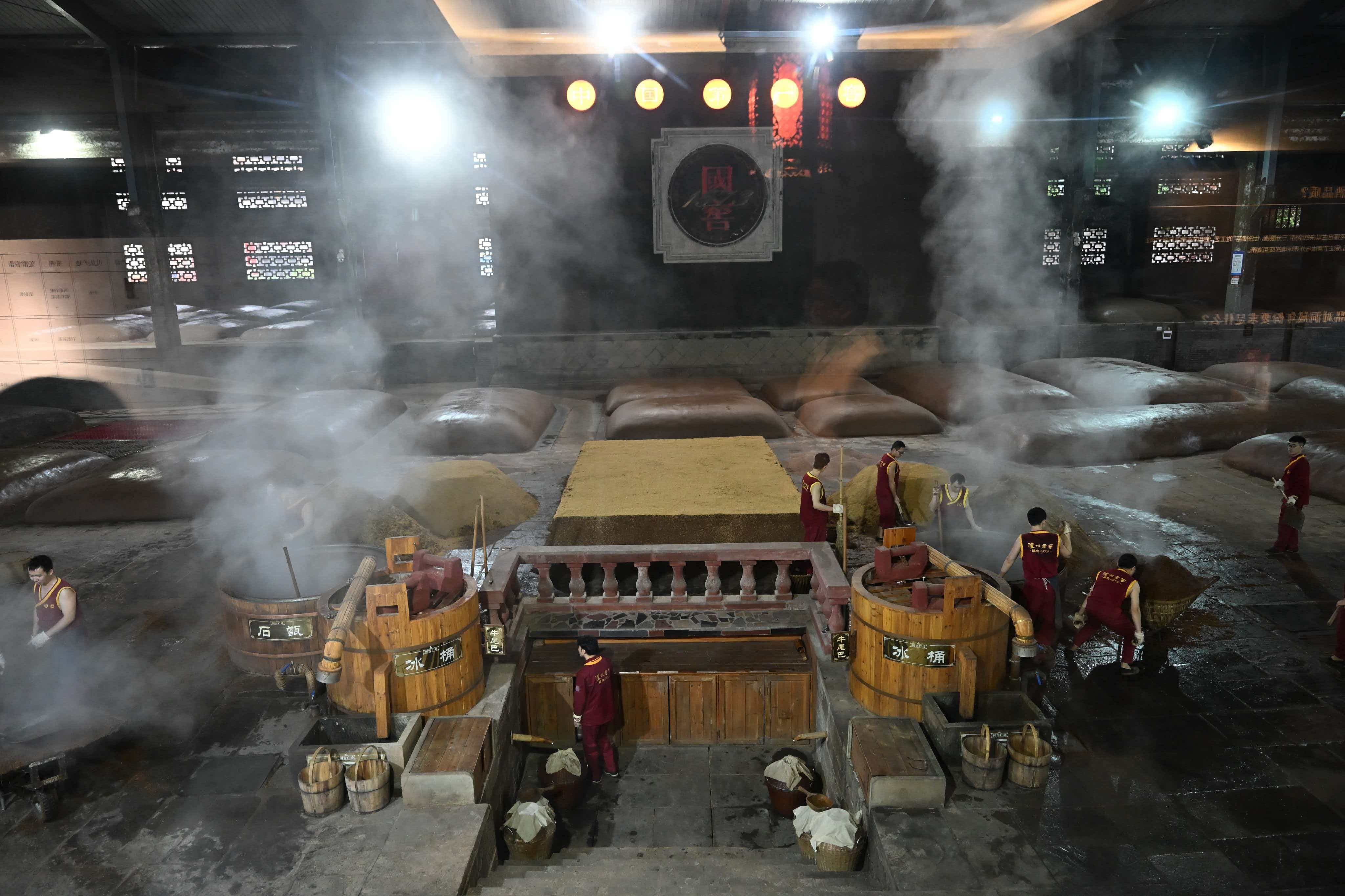 海外华媒参访“酒城”泸州  为白酒“走出去”建言